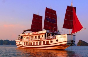 Scorpion Cruise - Private Day Tours